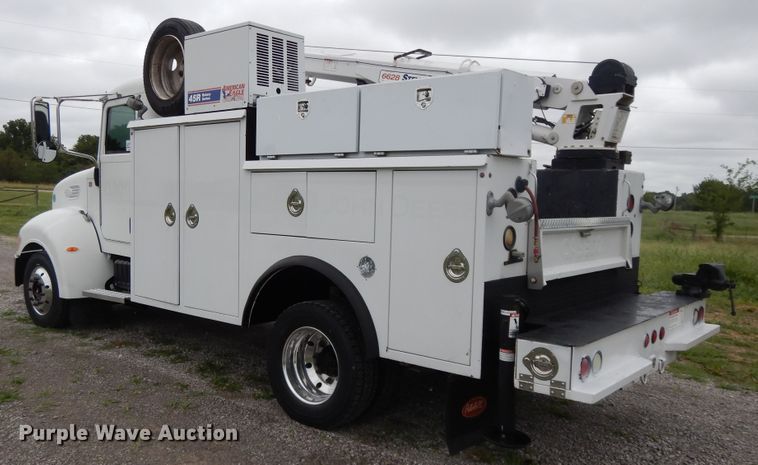 image for item DH0005 2009 Peterbilt 325  service truck with crane