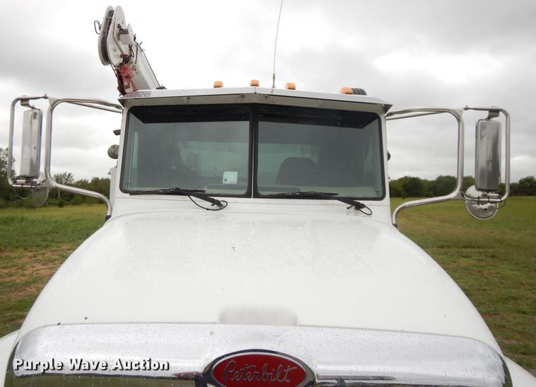 image for item DH0005 2009 Peterbilt 325  service truck with crane