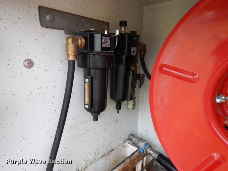 image for item DH0005 2009 Peterbilt 325  service truck with crane