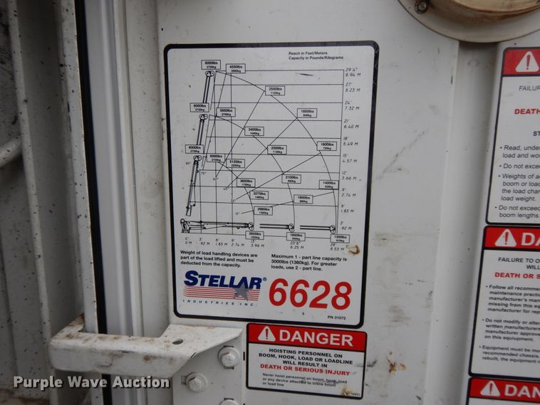 image for item DH0005 2009 Peterbilt 325  service truck with crane