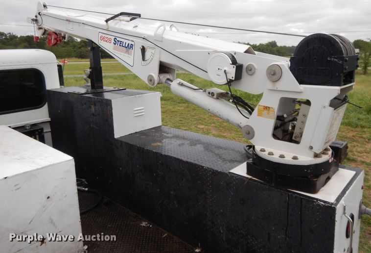 image for item DH0005 2009 Peterbilt 325  service truck with crane