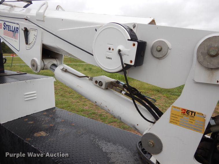 image for item DH0005 2009 Peterbilt 325  service truck with crane