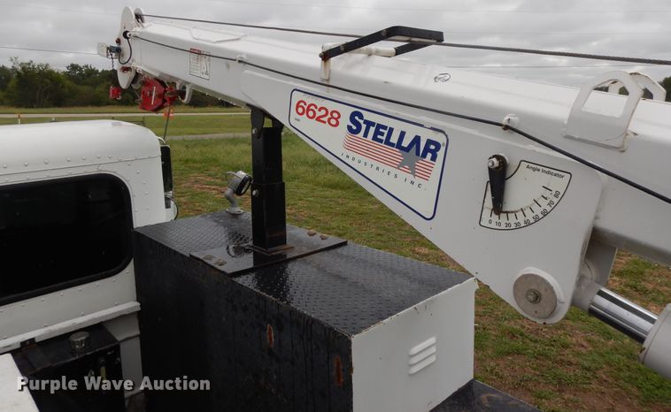 image for item DH0005 2009 Peterbilt 325  service truck with crane