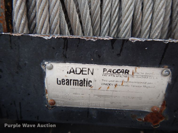 image for item DH0005 2009 Peterbilt 325  service truck with crane