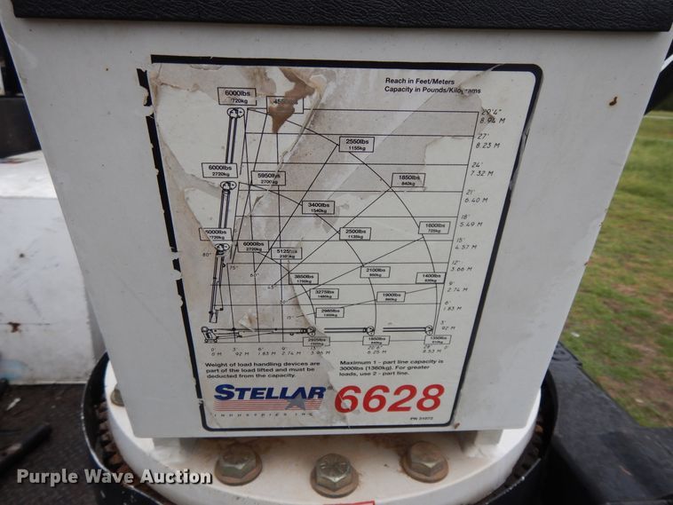 image for item DH0005 2009 Peterbilt 325  service truck with crane