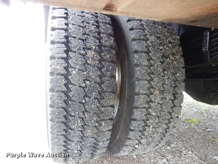 image for item DH0005 2009 Peterbilt 325  service truck with crane