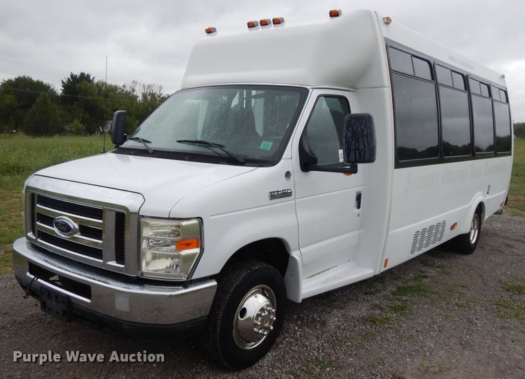 image for item DH0009 Ford E450  shuttle bus