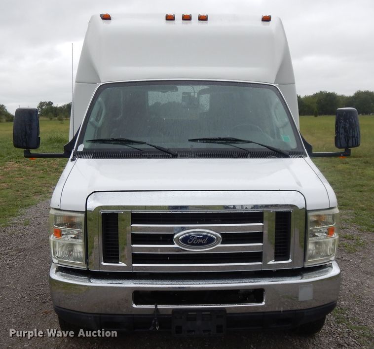 image for item DH0009 Ford E450  shuttle bus