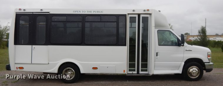 image for item DH0009 Ford E450  shuttle bus