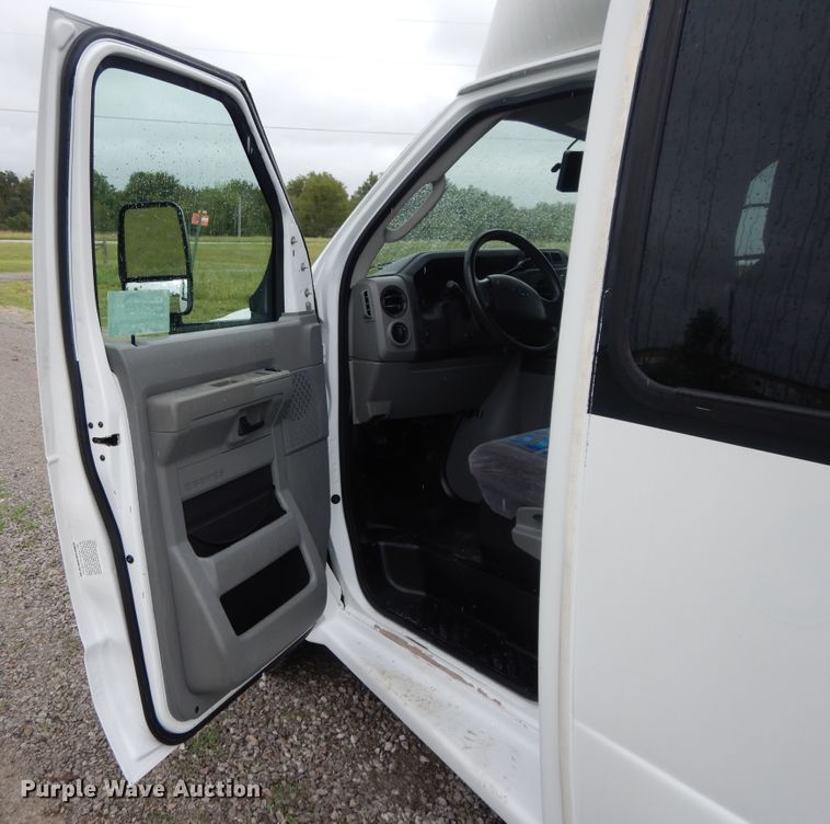 image for item DH0009 Ford E450  shuttle bus