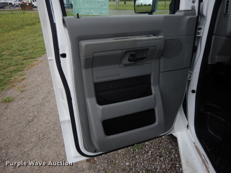 image for item DH0009 Ford E450  shuttle bus