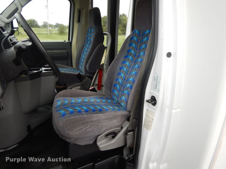 image for item DH0009 Ford E450  shuttle bus