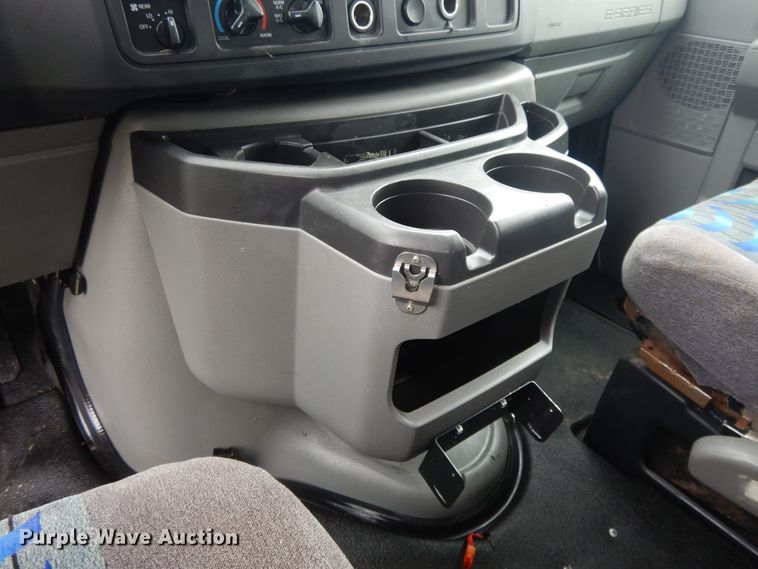 image for item DH0009 Ford E450  shuttle bus