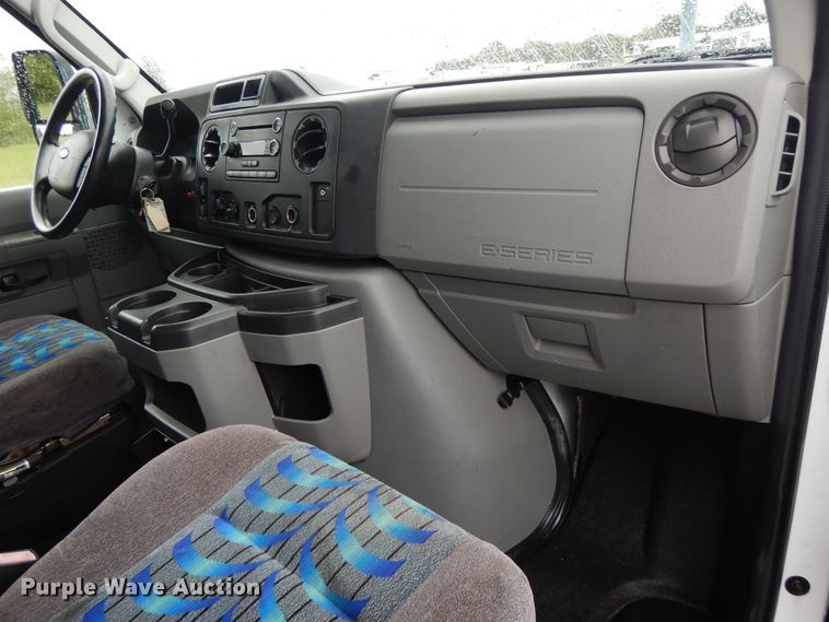 image for item DH0009 Ford E450  shuttle bus