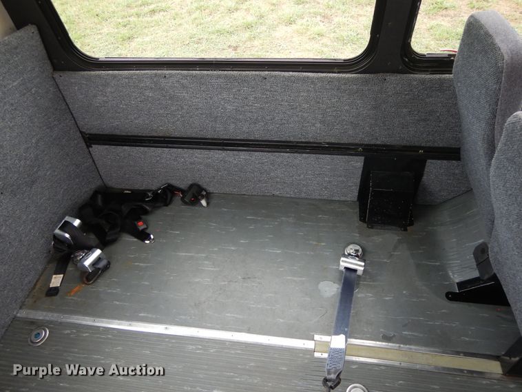 image for item DH0009 Ford E450  shuttle bus