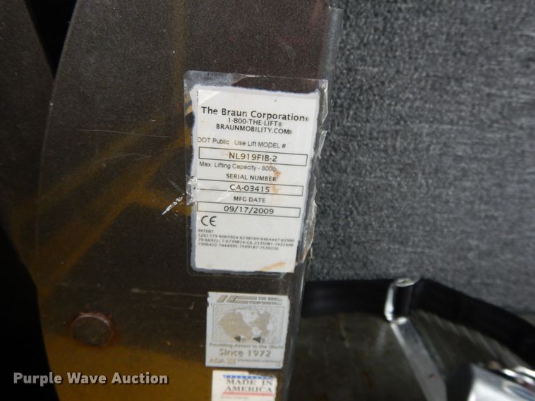 image for item DH0009 Ford E450  shuttle bus