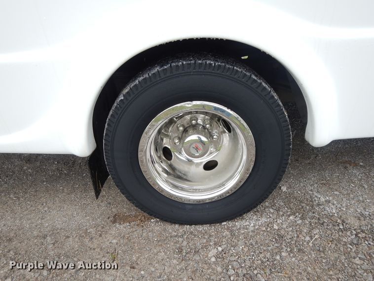 image for item DH0009 Ford E450  shuttle bus