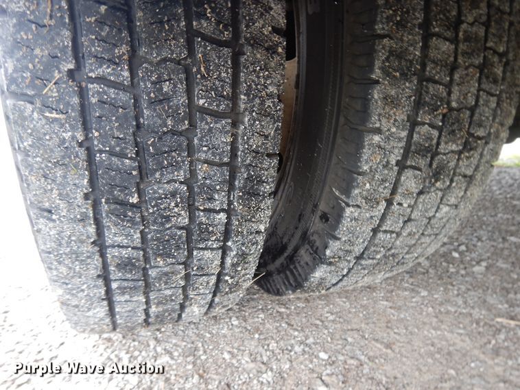 image for item DH0009 Ford E450  shuttle bus