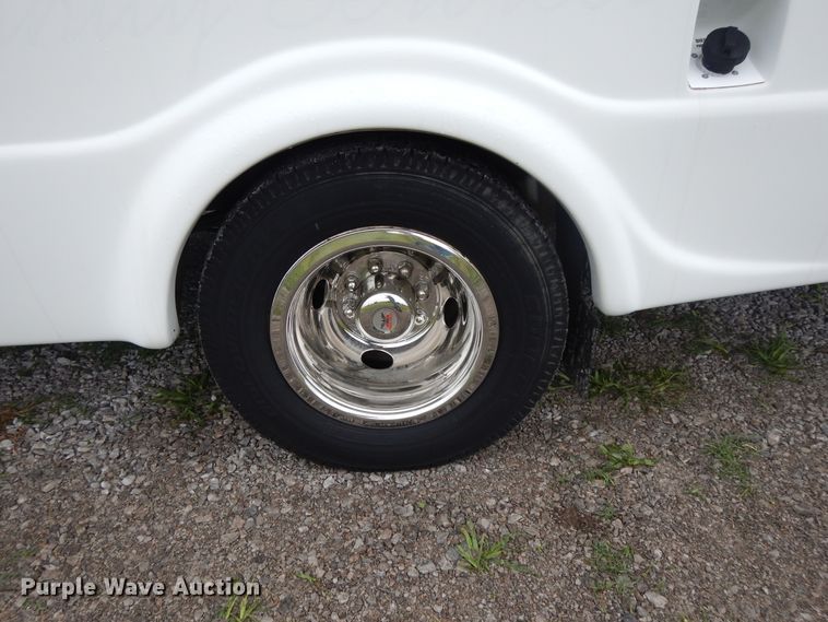 image for item DH0009 Ford E450  shuttle bus