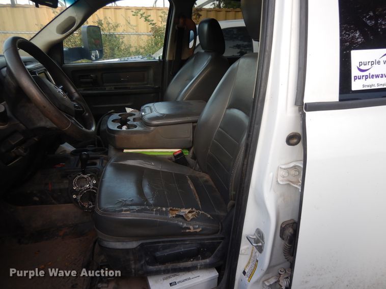 image for item DH0058 2013 Dodge Ram 5500HD  Crew Cab flatbed truck