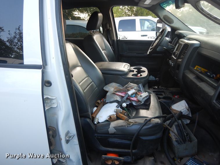 image for item DH0058 2013 Dodge Ram 5500HD  Crew Cab flatbed truck