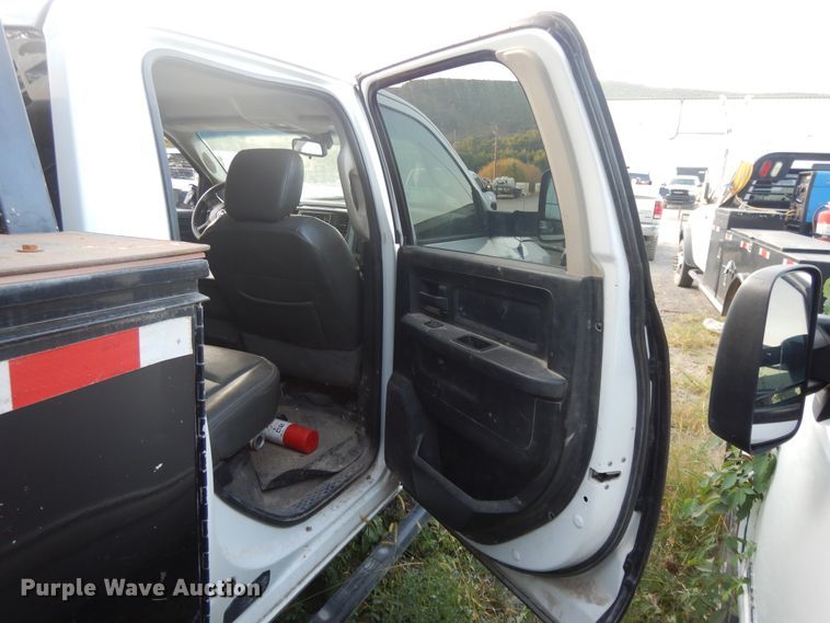 image for item DH0058 2013 Dodge Ram 5500HD  Crew Cab flatbed truck