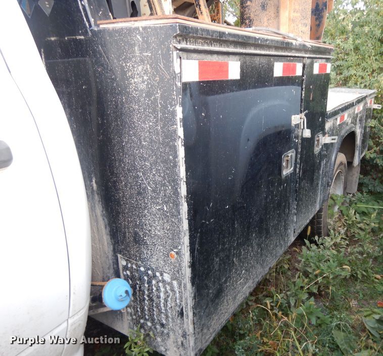 image for item DH0058 2013 Dodge Ram 5500HD  Crew Cab flatbed truck