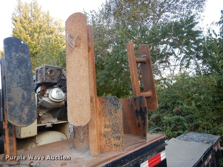 image for item DH0058 2013 Dodge Ram 5500HD  Crew Cab flatbed truck