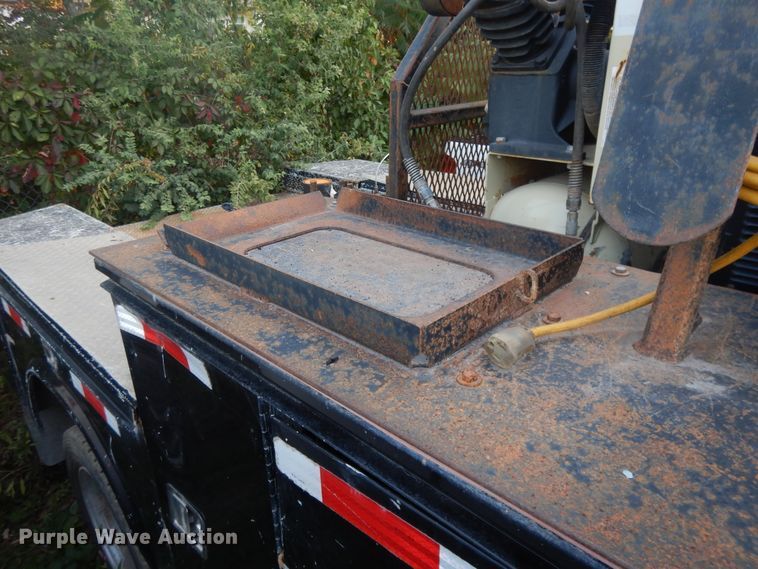 image for item DH0058 2013 Dodge Ram 5500HD  Crew Cab flatbed truck