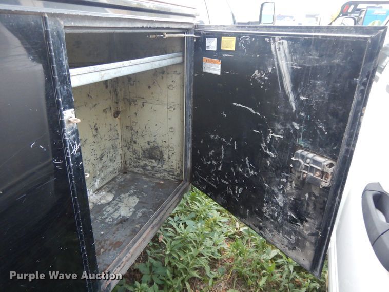 image for item DH0058 2013 Dodge Ram 5500HD  Crew Cab flatbed truck