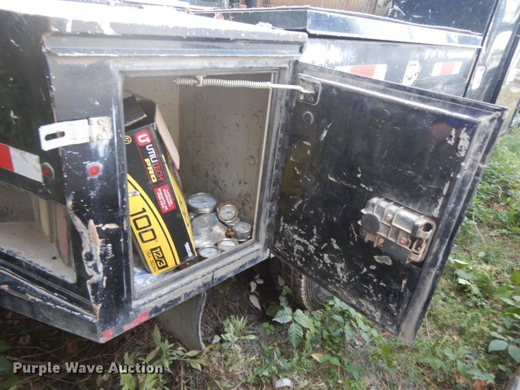 image for item DH0058 2013 Dodge Ram 5500HD  Crew Cab flatbed truck