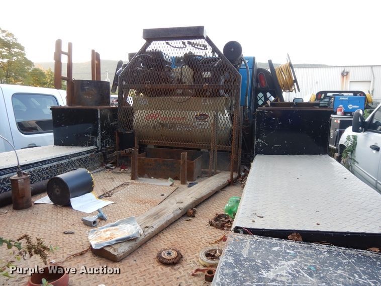 image for item DH0058 2013 Dodge Ram 5500HD  Crew Cab flatbed truck