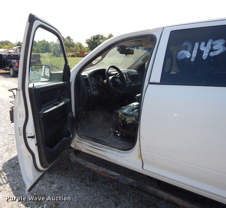 image for item DH0062 2013 Dodge Ram 5500HD  Crew Cab flatbed truck