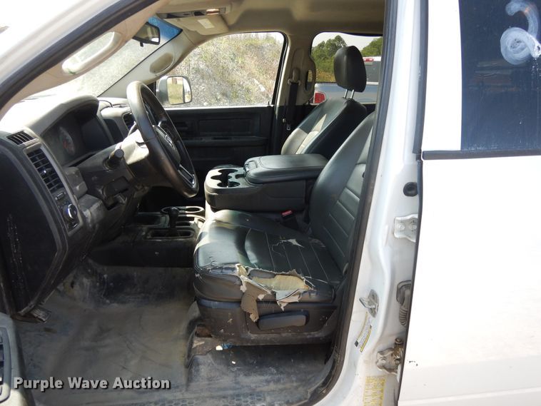 image for item DH0062 2013 Dodge Ram 5500HD  Crew Cab flatbed truck