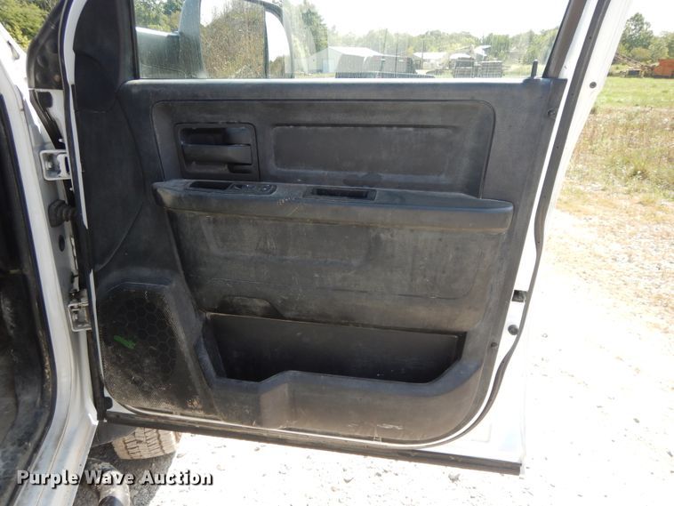 image for item DH0062 2013 Dodge Ram 5500HD  Crew Cab flatbed truck