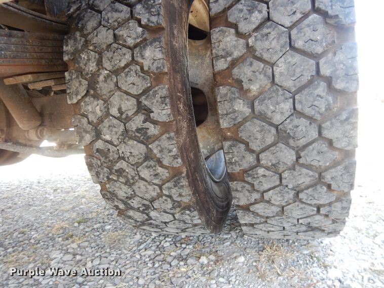 image for item DH0062 2013 Dodge Ram 5500HD  Crew Cab flatbed truck