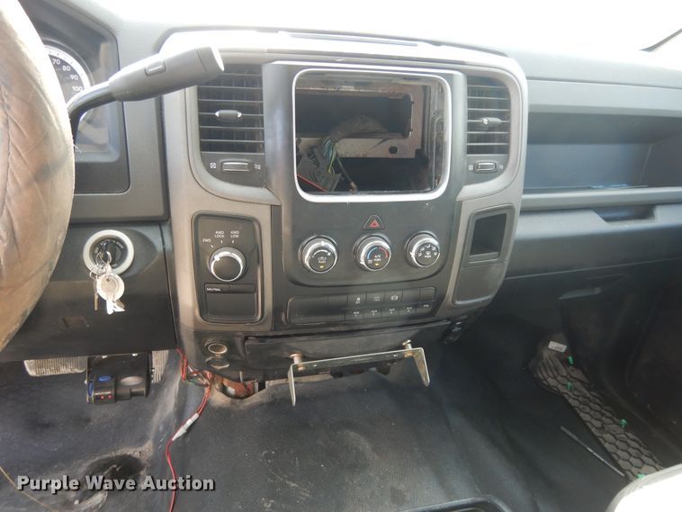 image for item DH0067 2014 Dodge Ram 5500HD  Crew Cab flatbed truck