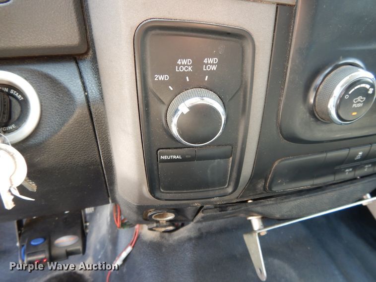 image for item DH0067 2014 Dodge Ram 5500HD  Crew Cab flatbed truck