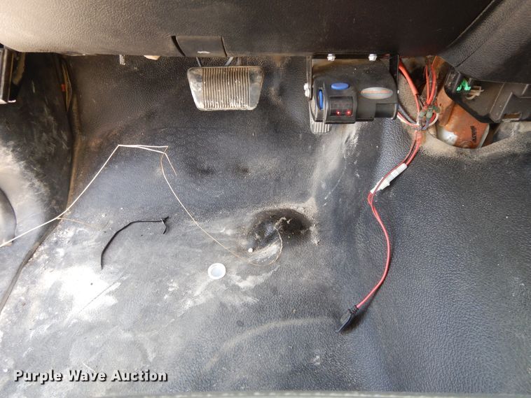 image for item DH0067 2014 Dodge Ram 5500HD  Crew Cab flatbed truck