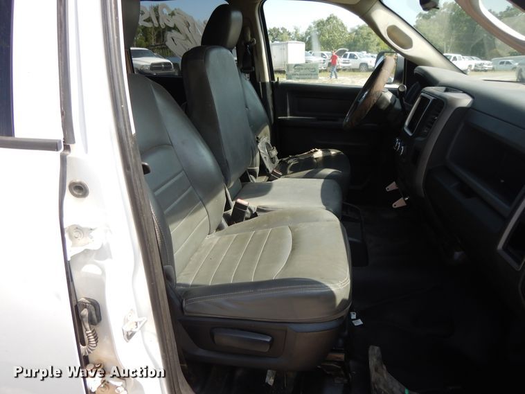 image for item DH0067 2014 Dodge Ram 5500HD  Crew Cab flatbed truck