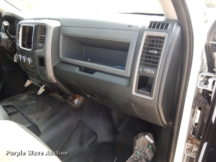 image for item DH0067 2014 Dodge Ram 5500HD  Crew Cab flatbed truck