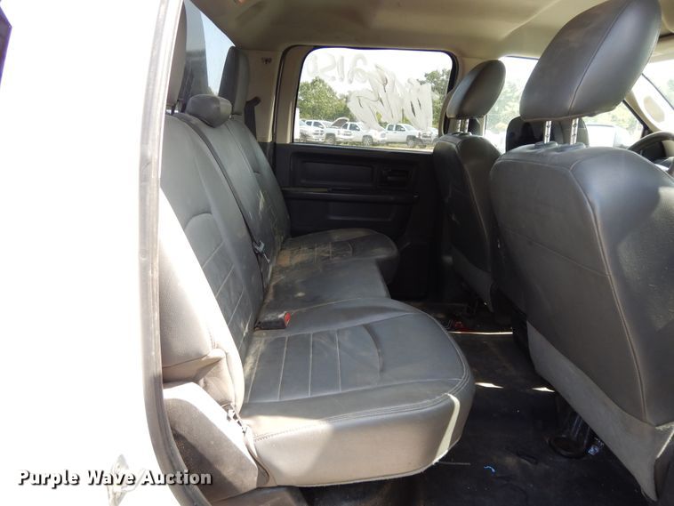 image for item DH0067 2014 Dodge Ram 5500HD  Crew Cab flatbed truck