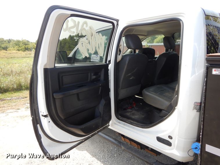 image for item DH0067 2014 Dodge Ram 5500HD  Crew Cab flatbed truck