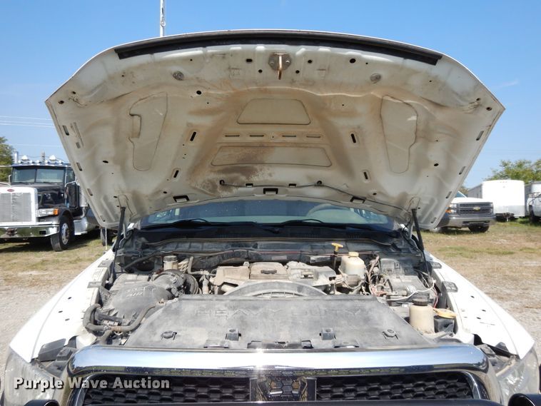 image for item DH0067 2014 Dodge Ram 5500HD  Crew Cab flatbed truck