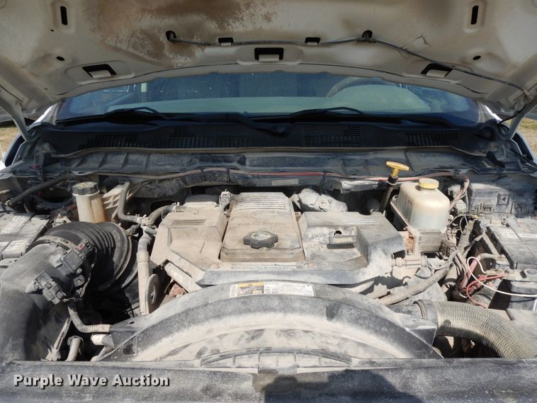 image for item DH0067 2014 Dodge Ram 5500HD  Crew Cab flatbed truck