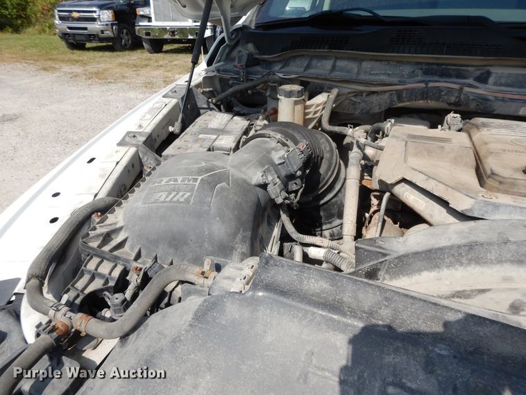 image for item DH0067 2014 Dodge Ram 5500HD  Crew Cab flatbed truck