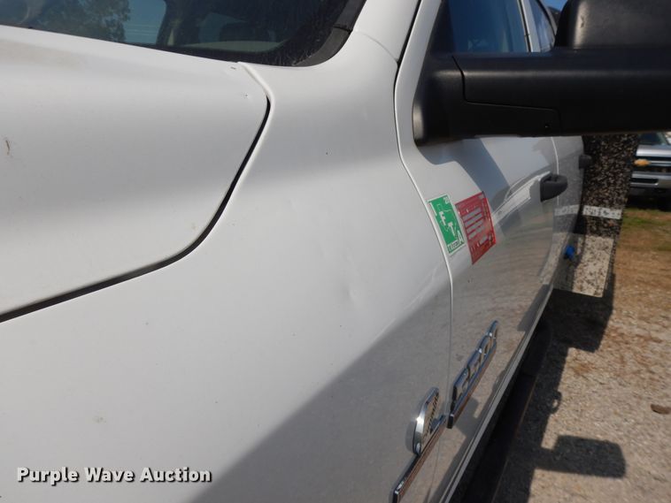 image for item DH0067 2014 Dodge Ram 5500HD  Crew Cab flatbed truck