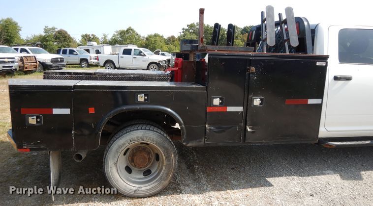 image for item DH0067 2014 Dodge Ram 5500HD  Crew Cab flatbed truck