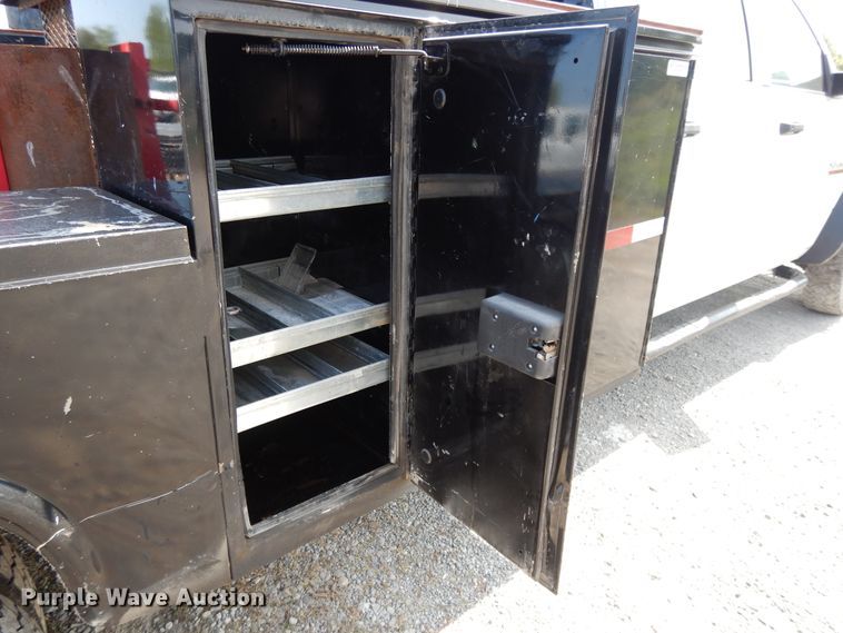 image for item DH0067 2014 Dodge Ram 5500HD  Crew Cab flatbed truck