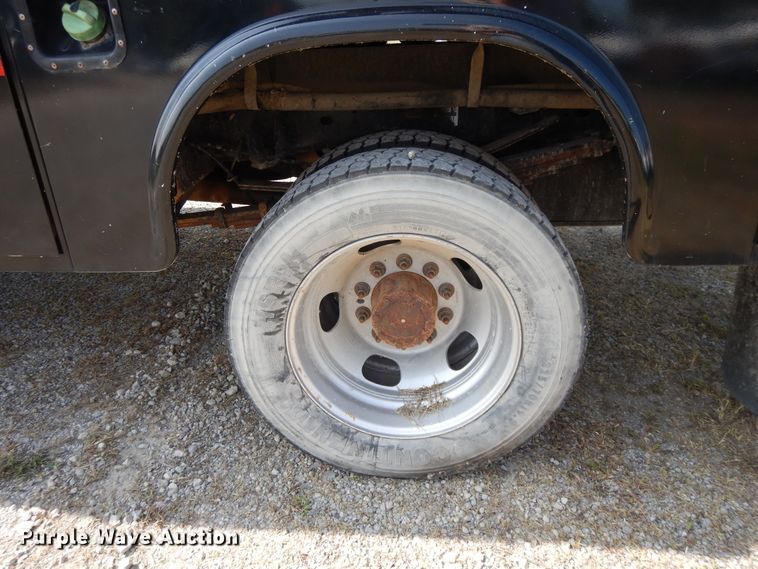 image for item DH0067 2014 Dodge Ram 5500HD  Crew Cab flatbed truck